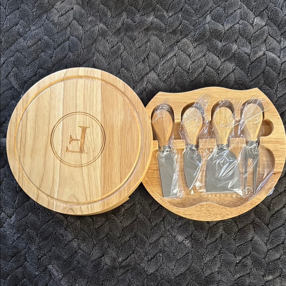 Round Wooden Monogrammed Cheese Board “F”